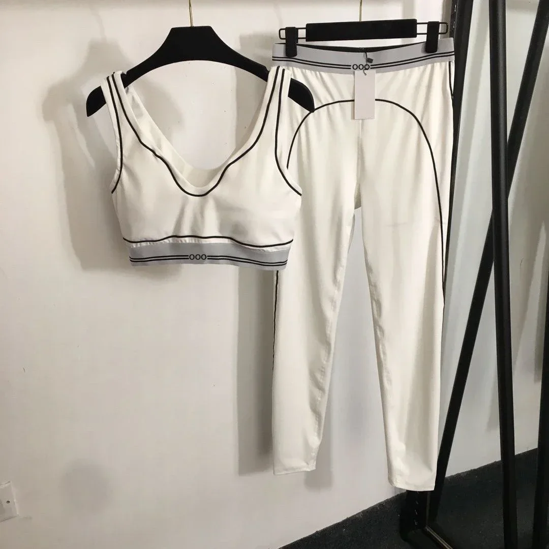 Completo Sportivo Due Pezzi: T - Yoga Fitness Top recensione e prezzo